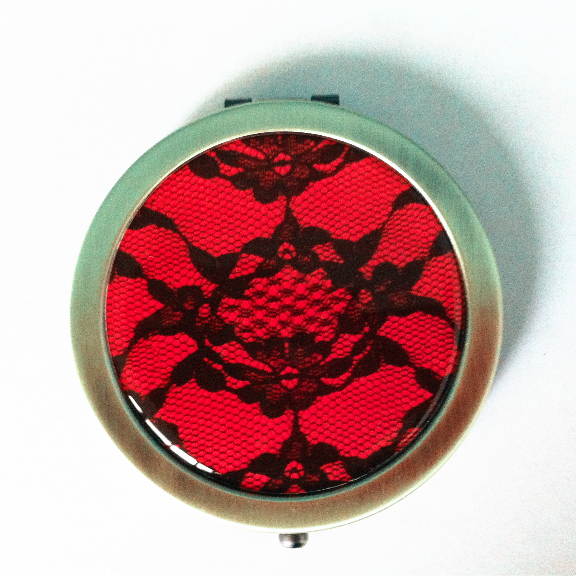 Elegent Compact Mirror with lace in red epoxy resin for presents