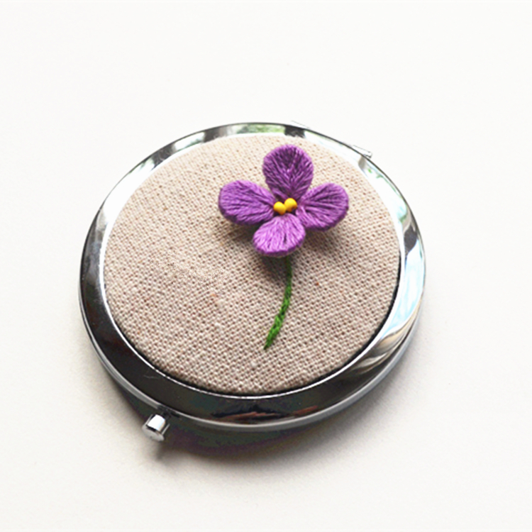 China Suppliers linen compact mirror with Linen textiles embroidery for pouch